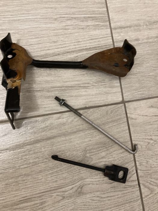 Продам крепление аккумулятор.