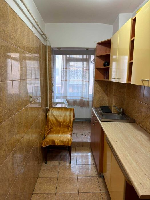 Garsonieră decomandată, 27 mp, Etaj 1/4 – Zona M-uri, Mioveni