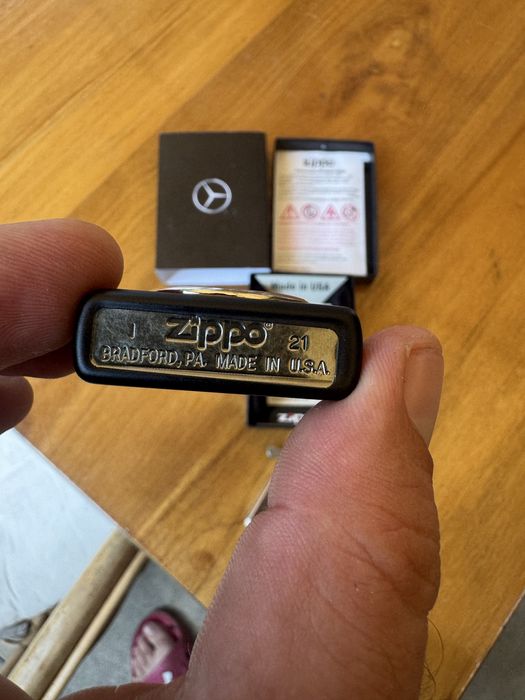 Bricheta Zippo Mercedes