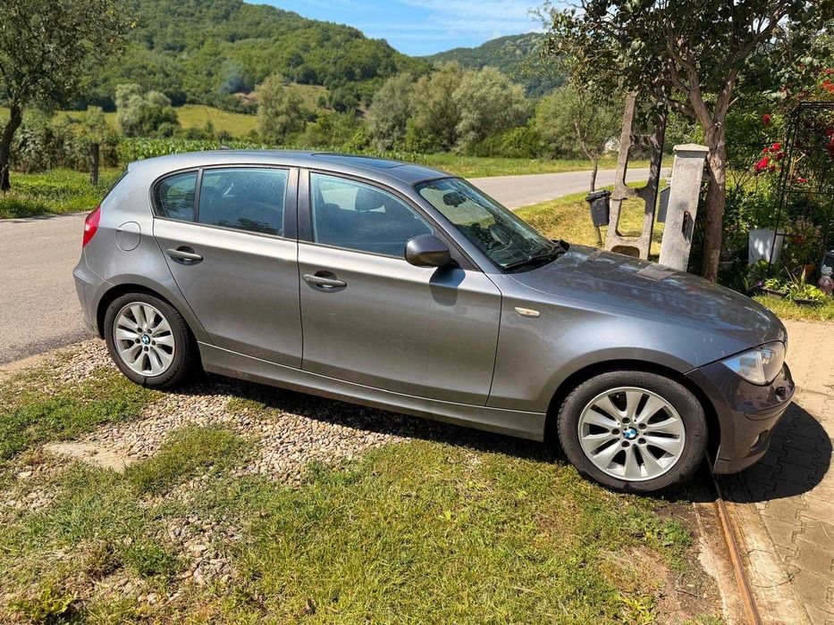Vând BMW seria1 2011