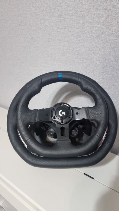 Продам игровой руль logitech g923