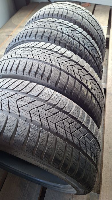 Set 235 40 R19 Pirelli iarna M+S cauciucuri anvelope ms 19