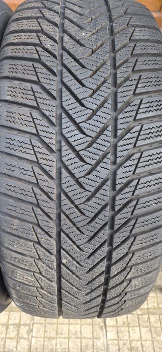 Продавам 2броя гуми ESA+TECAR в размер 235/55/R17 dot-3622