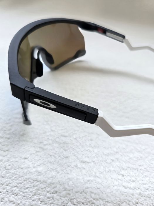 Слънчеви очила Oakley BXTR – Matte Black / Prizm Sapphire