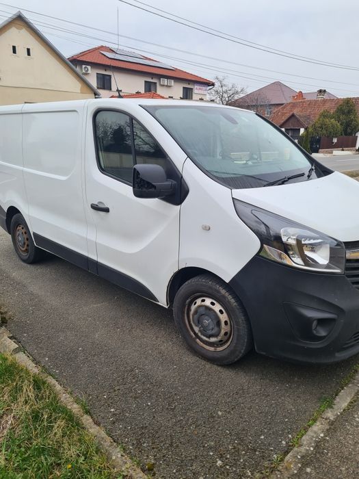 Opel vivaro  2015