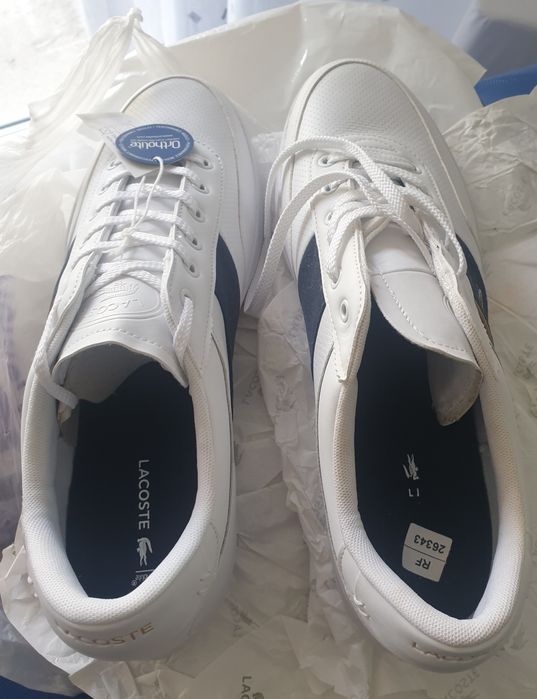 Vând pantofi sport LACOSTE