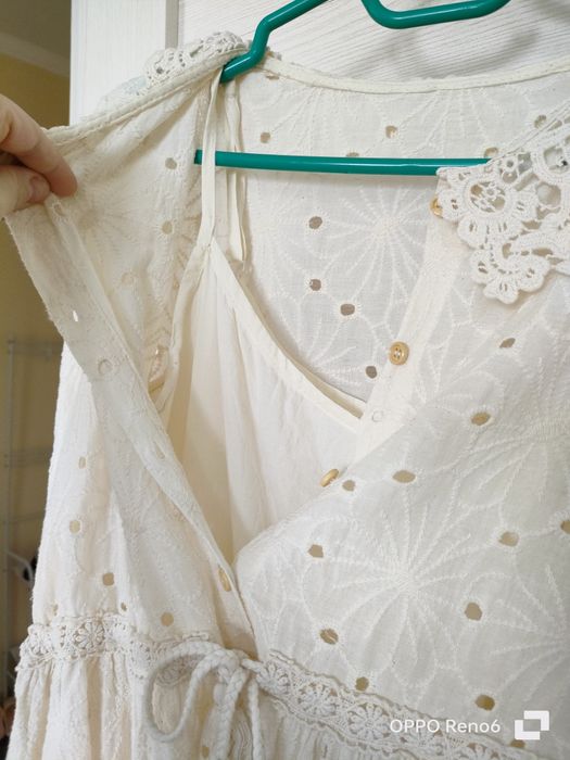 Продам платье кружевное