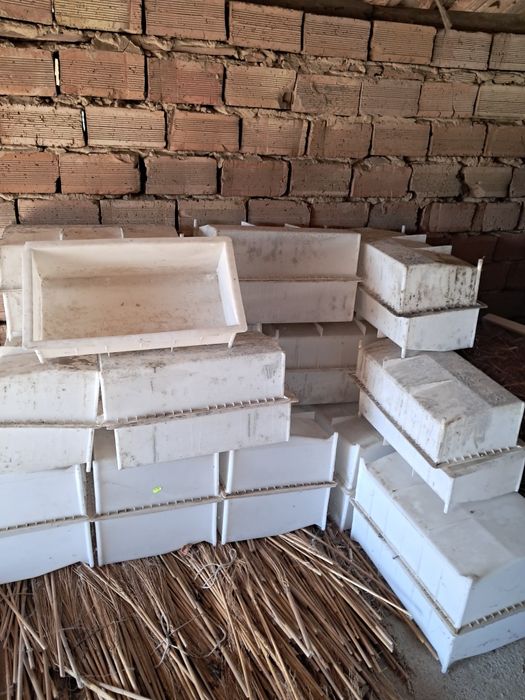 Калъпи/форми за тротоарни плочки и бордюри