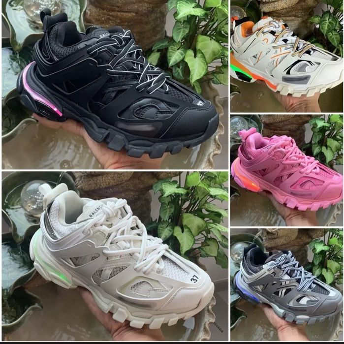 Vând adidași Balenciaga Track cu led/fara