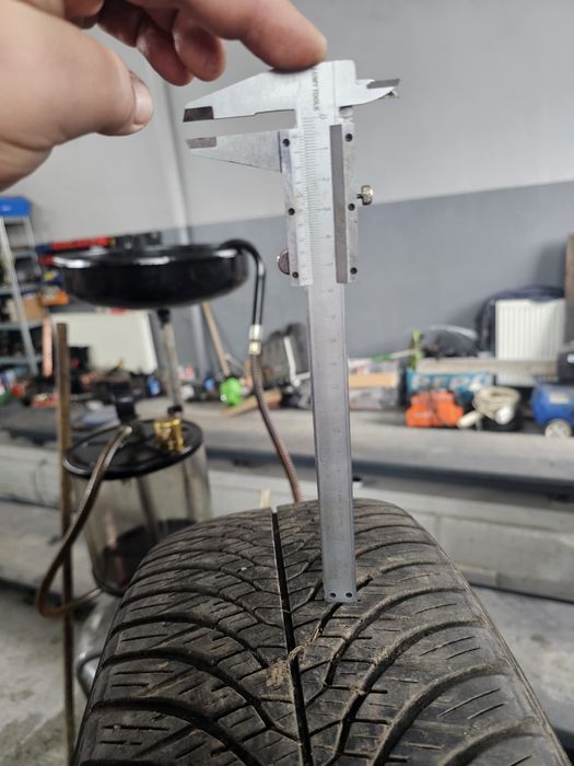 Jante ET 37 7j x 16 cu anvelope 205 55 r16 Yokohama