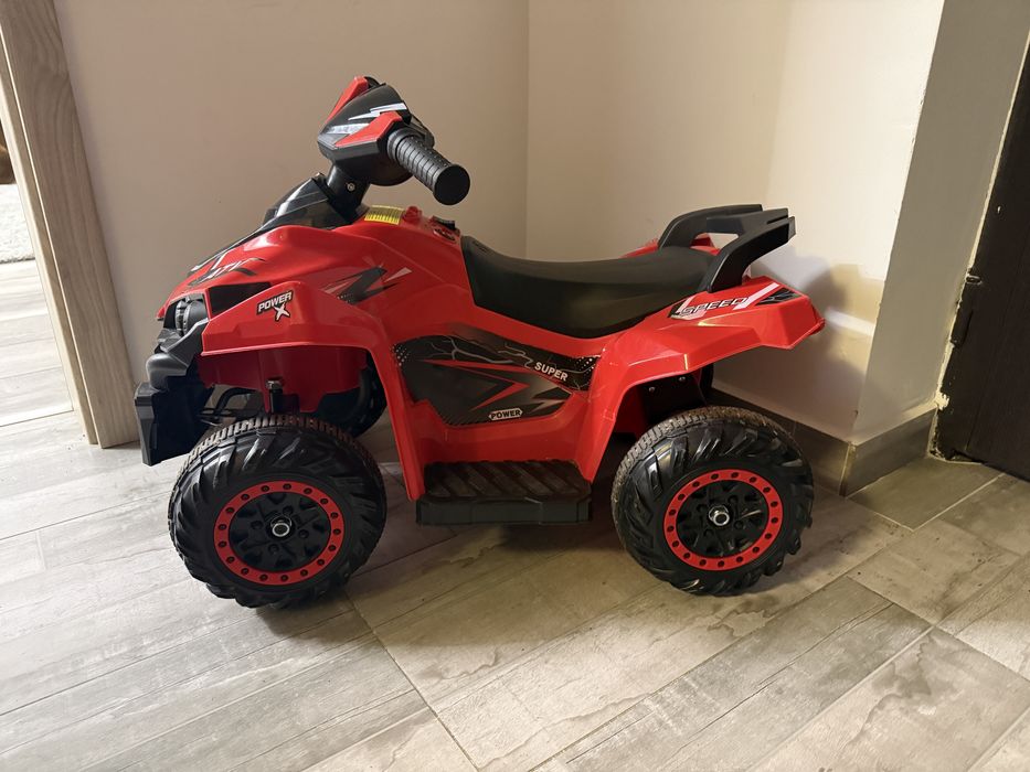 Vand ATV copii aproape nou