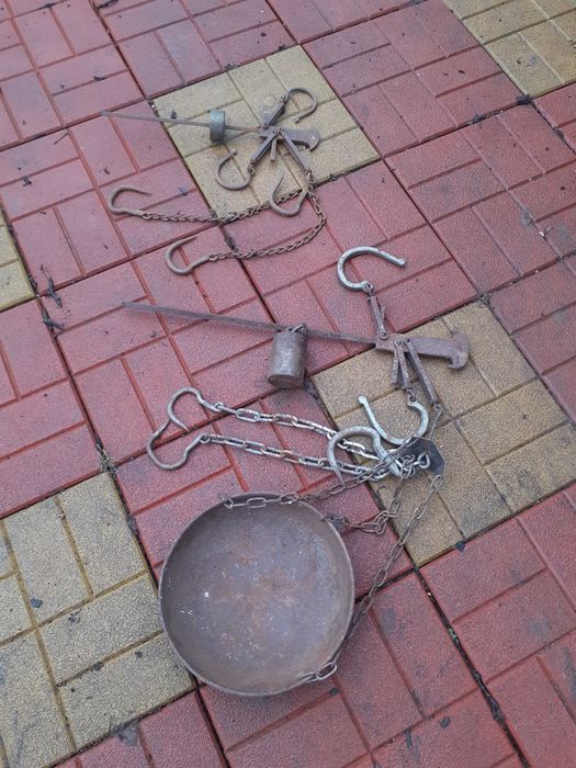 Стари кантари с  топузи 100 кг и 20 кг