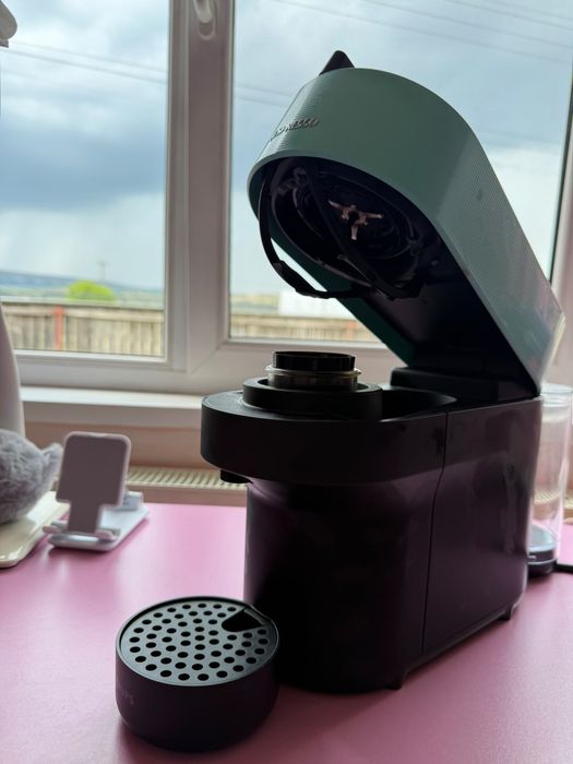 Aparat de cafea Nespresso Vertuo in garantie