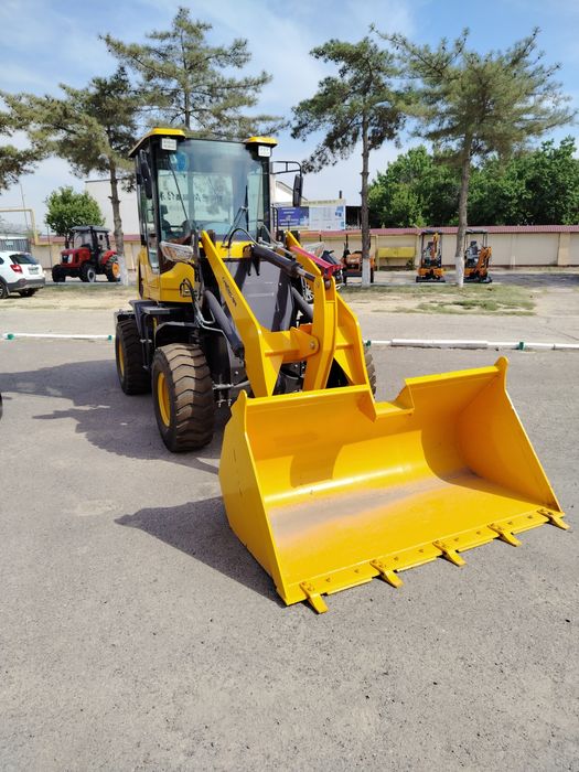 Фронтальный погрузчик ZL920 (1.5 тонны)