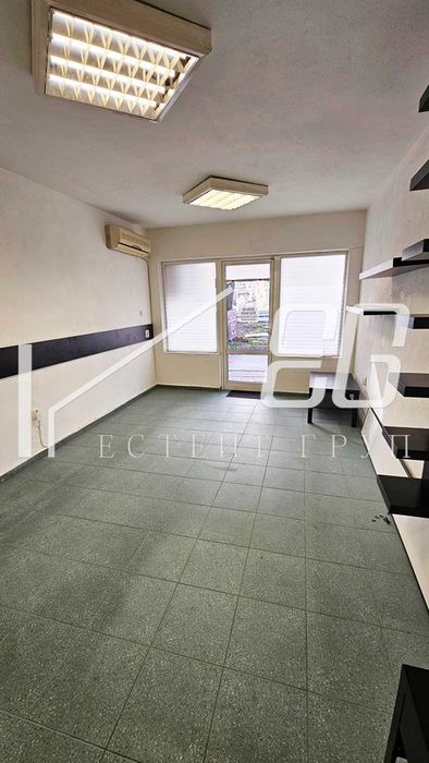 Офис в Варна-Зимно кино Тракия площ 25 цена 500