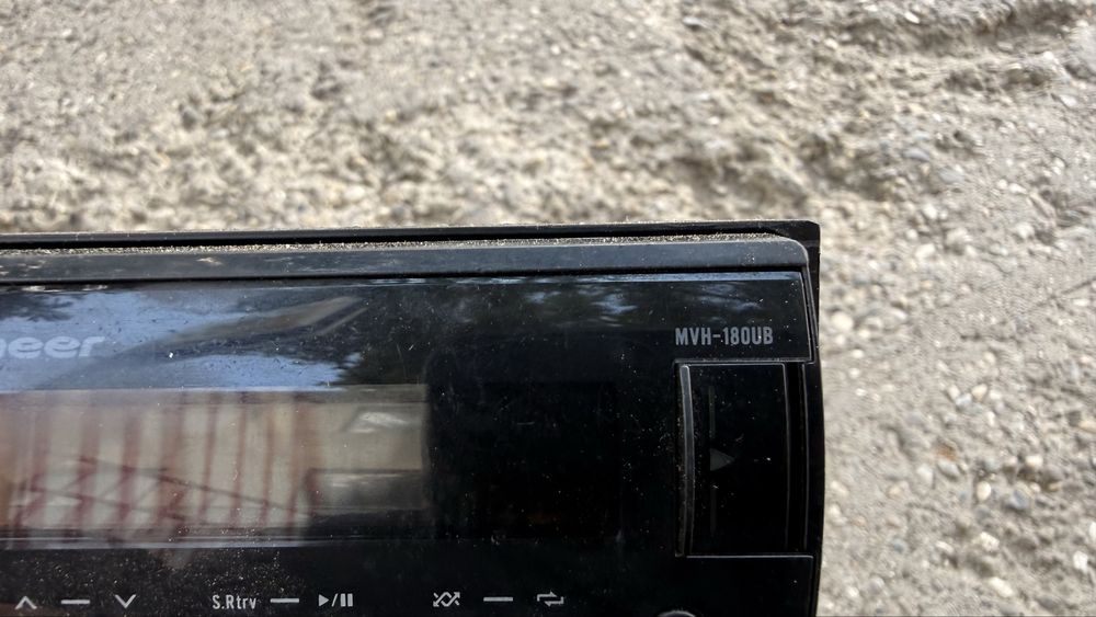 Pioneer MVH-180UB