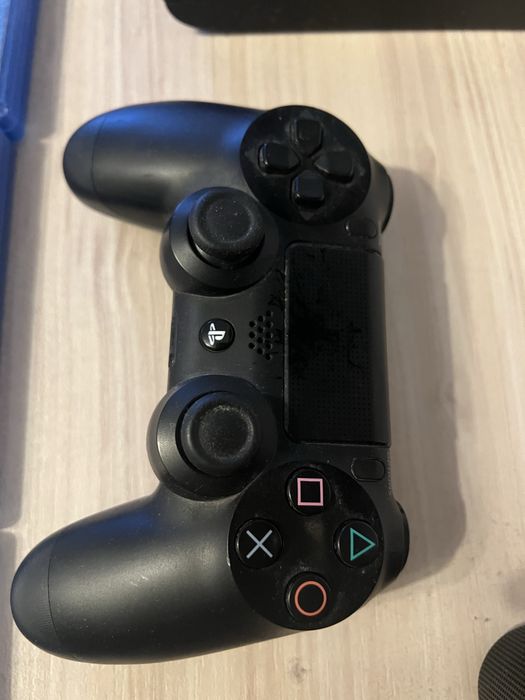 Playstation 4  500 г + 7 игри