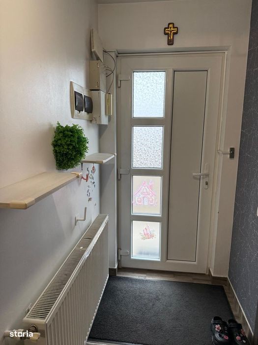 Casa tip duplex la intrare in Ipotesti