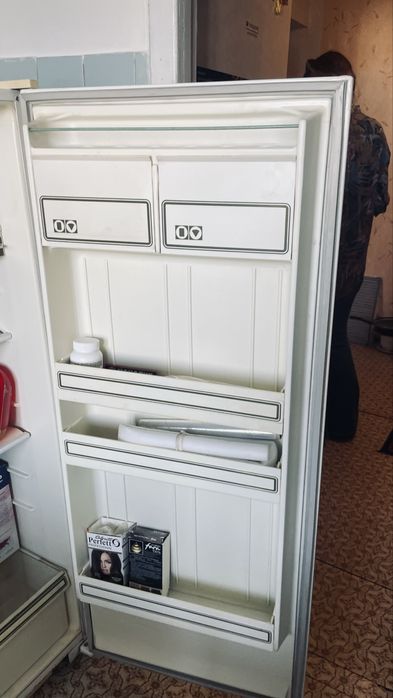 Продам холодильник. Бирюса..