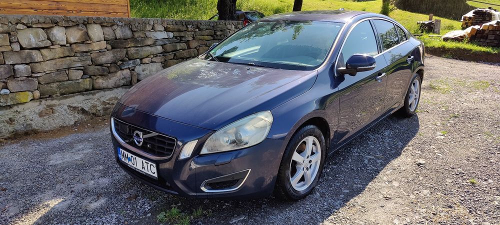 VOLVO S60 2011