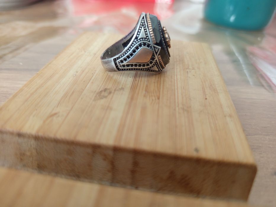 Продам серебряное кольцо