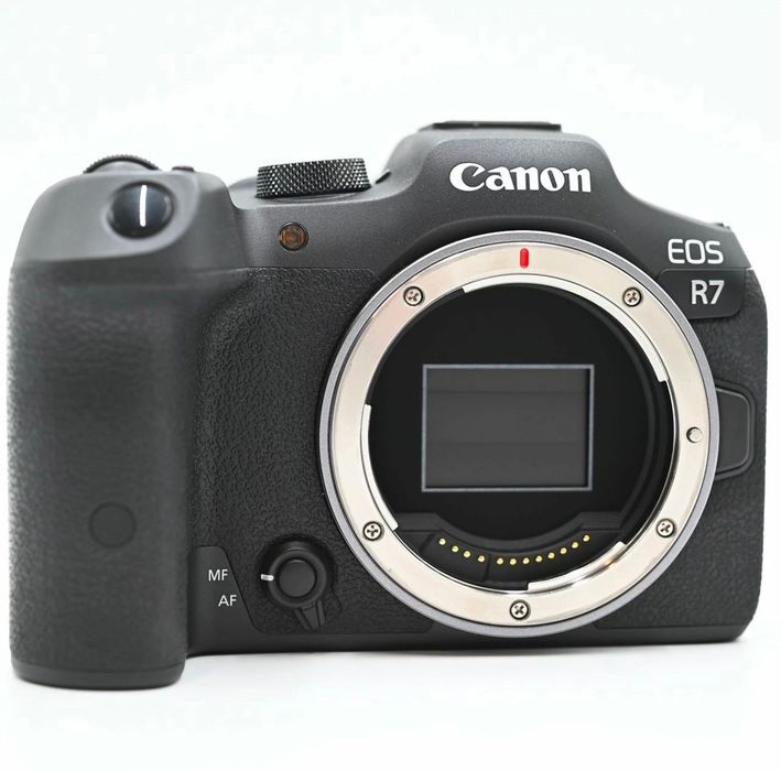 Canon R7 body новый