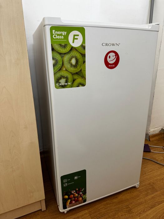 Хладилник CROWN *като нов*