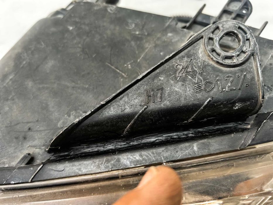 Оригинални фарове Пежо  Peugeot 206 Feis