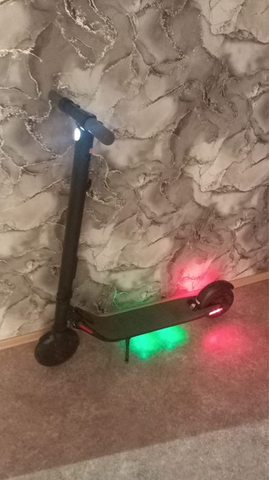 Срочно продам электро самокат