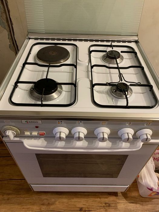 Продам газовую плиту Италия
