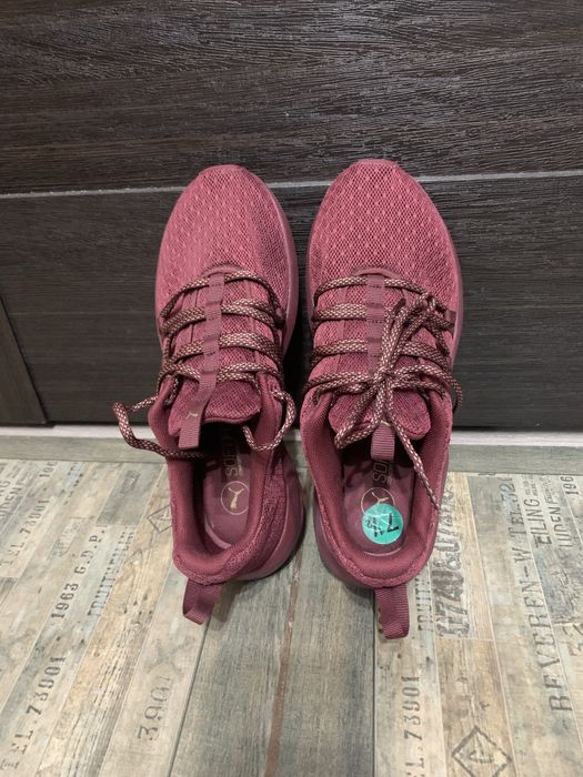 Продам кроссовки