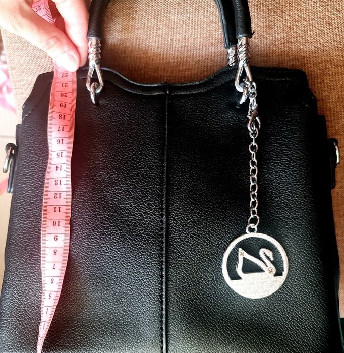 Geanta dama neagra poseta dama micuta cu breloc