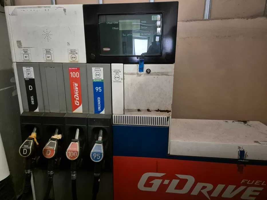 Двустранна бензиноколонка TOKHEIM DPX-F с осем пистолета