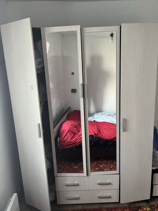 Продам спальный гарнитур