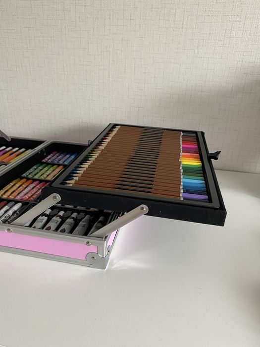 Комплект за рисуване в куфар с еднорог 145 части