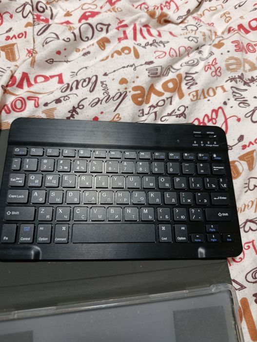 Продам планшет почти новая