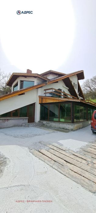 Хотел в Плевен, област-гр.Никопол площ 860 цена 300000