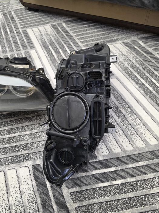 Faruri BMW f10 in stare impecabilă
