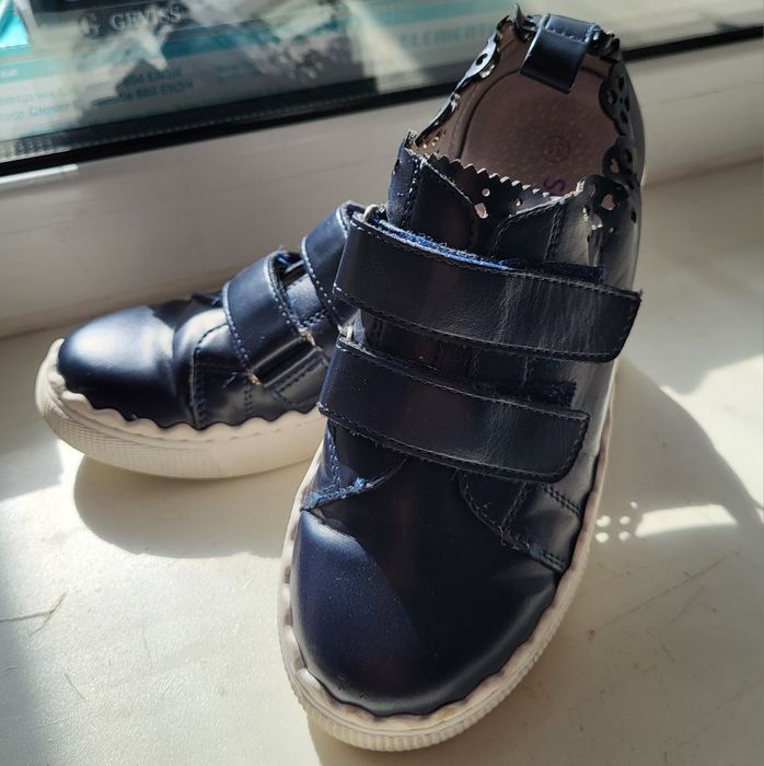 Школьная обувь..