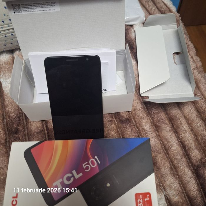 Vând două telefoane TCL noi la cutie