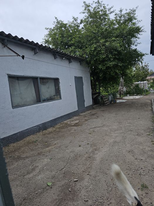 Продам капитальный, кирпичный дом в городе