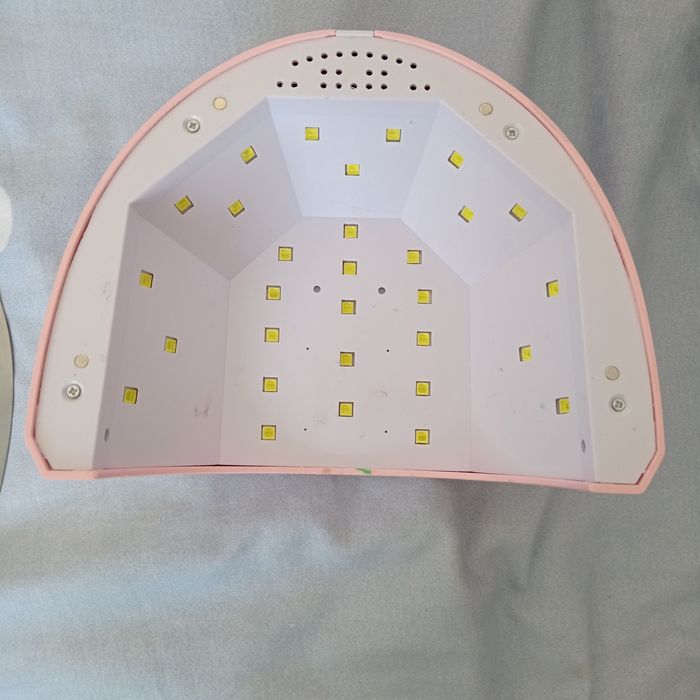 Lampa UV pentru unghii