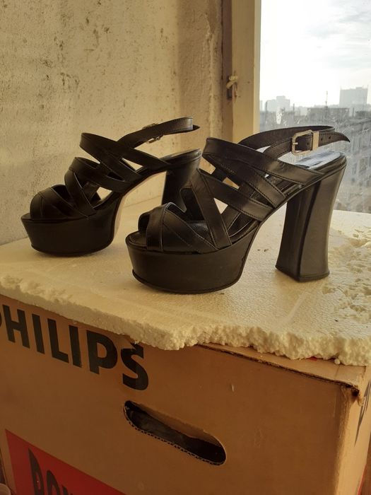 Дамски сандали на платформа с висок дебел ток