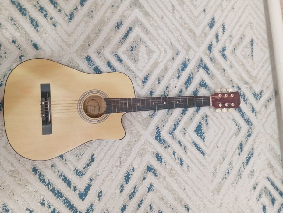 Продам гитара YAMAHA