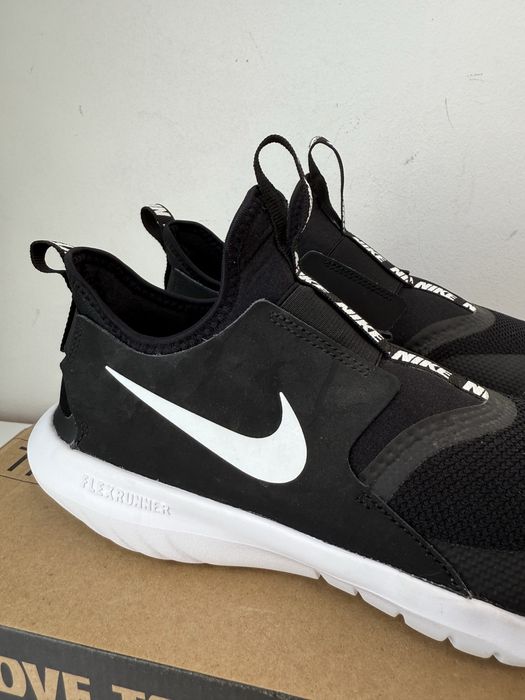 Nike Flex Runner (39) 24.5см.Маратонки