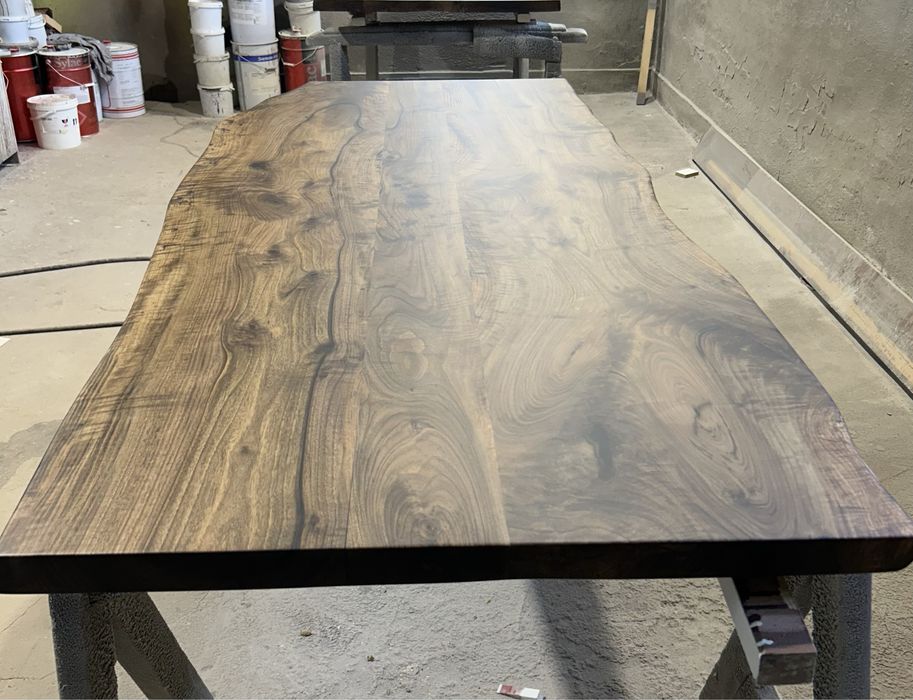 Плотове за маса от орех с епоксидна смола