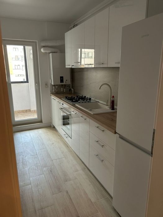 Închiriez garsonieră in complexul 81Residence ,decomandată langa metrou Berceni (M2)