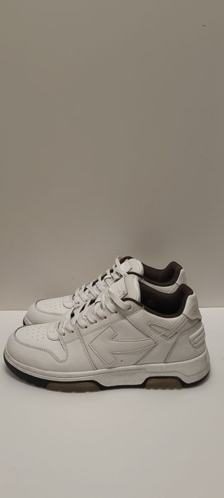 Off-white out of office