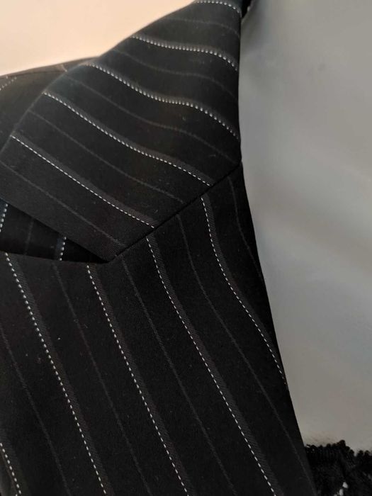 Дамско черно сако на райета