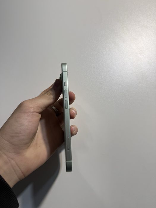 Продам Iphone 15